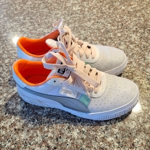 Women's Puma Callie Sz.9.5 Multi colored with white base